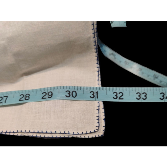 8 Vintage Hand Made Napkins & Matching Tablecloth - Picture 7 of 8